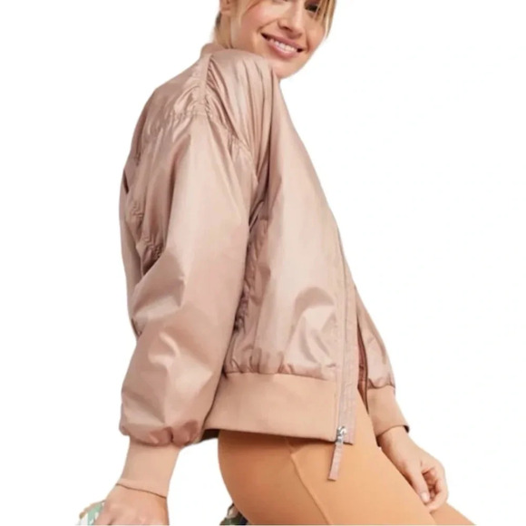 NWT Old Navy Plus Sized Oversized Water Resistant Bomber Jacket Color- Tirimisu - Picture 5 of 7